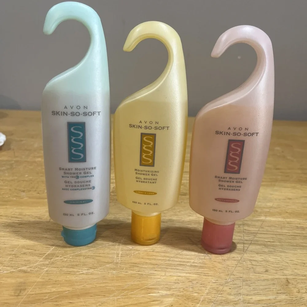 Avon Skin So Soft Soft & Sensual Original Moisturizing‎ Shower Gel 5oz~NOS Hang